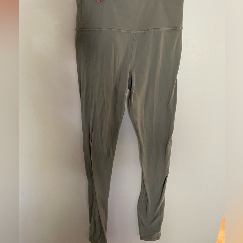 Athleta 7/8 sage green leggings